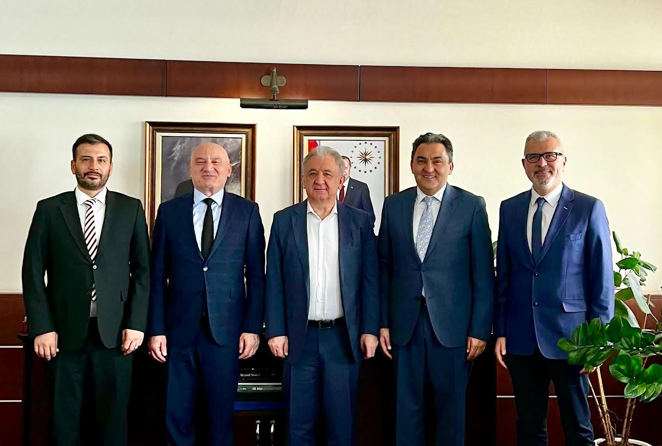 Büyükelçiye nezaket ziyareti