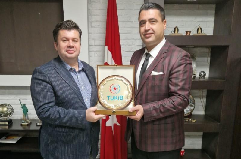 Türk Hava Yolları Ülke Müdürüne TÜKİB plaketi takdim edildi - 26.10.2022                                            