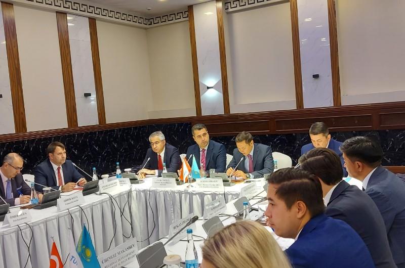 TÜKİB üyeleri Kazakistan Dışişleri Bakan Yardımcısı Almas Aydarov ile buluştu                                            