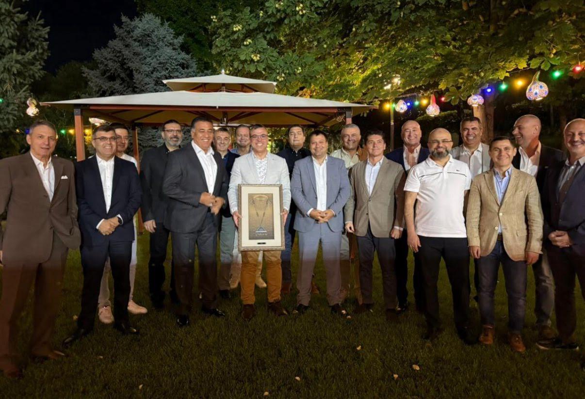 Başkonsolos Onuruna Veda Yemeği