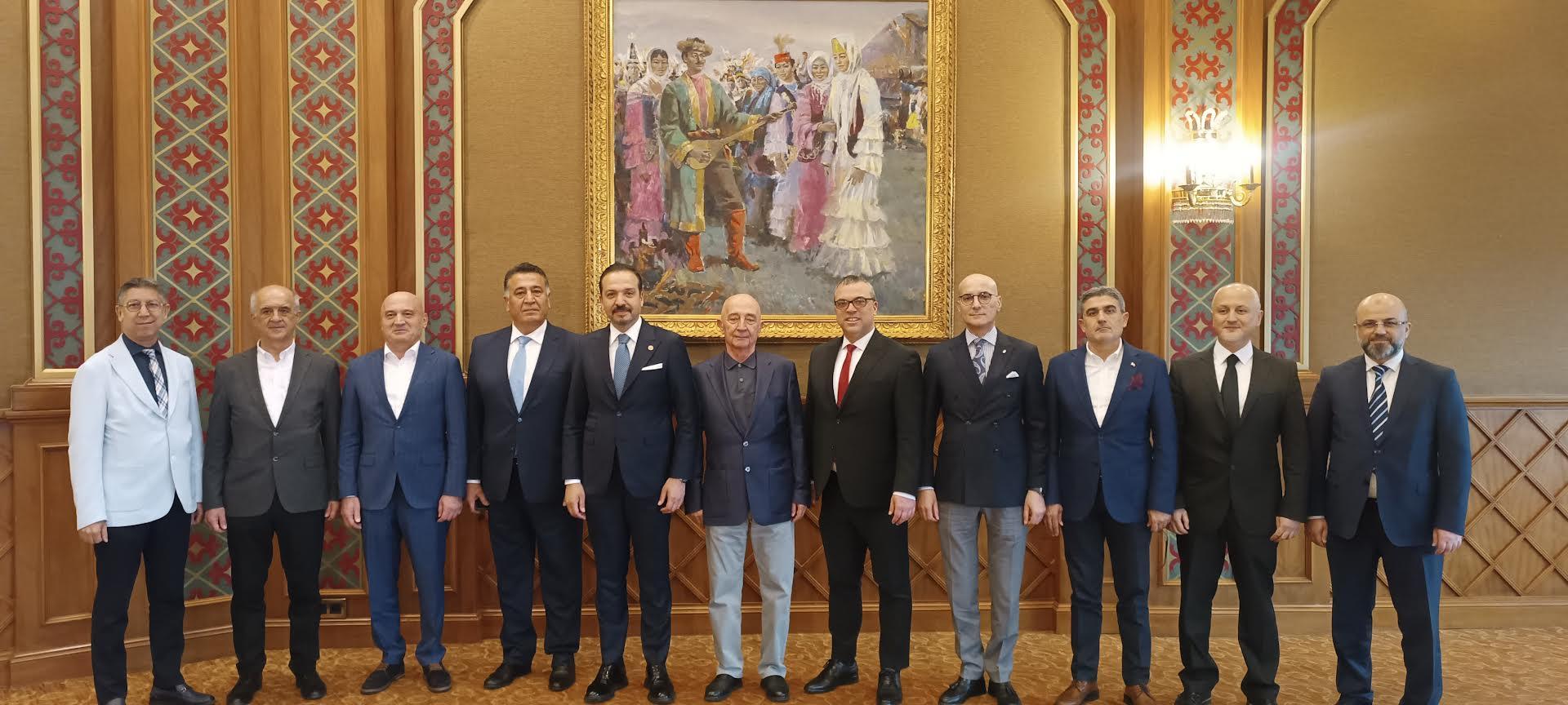 TÜKİB Yönetim Kurulu, Almatı'yı ziyaret eden AK Parti Genel Başkan Yardımcısı, Türk Devletleriyle İlişkiler Başkanı ve Ankara Milletvekili Prof.Dr. Sn. Kürşad Zorlu ile biraraya geldi.